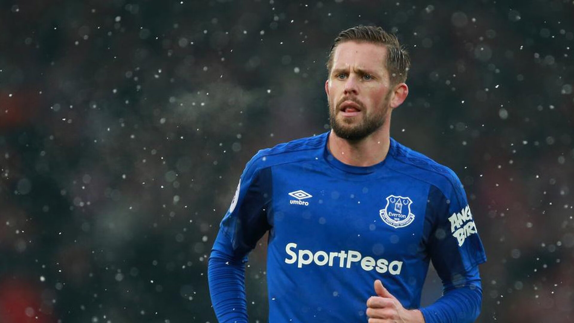 开云APP-当莫兰特让比赛提前失去悬念，深圳队如何稳稳拿下湖人队？