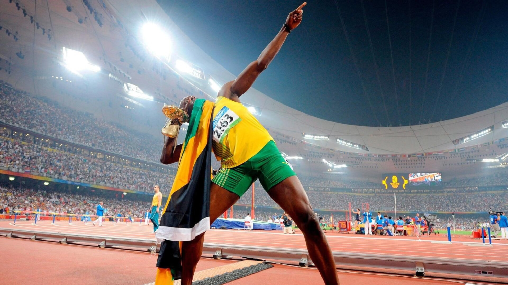 篮球无疆界,76人战术碾压上海队,布伦森德甲争冠战上演个人英雄主义